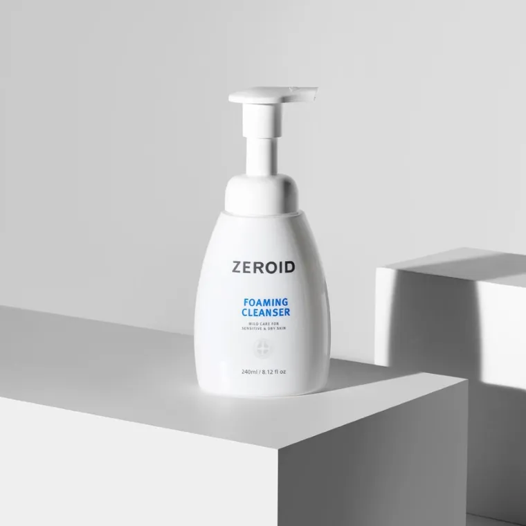 Zeroid, hipoalergiczna pianka oczyszczająca do skóry suchej i wrażliwej, 240 ml