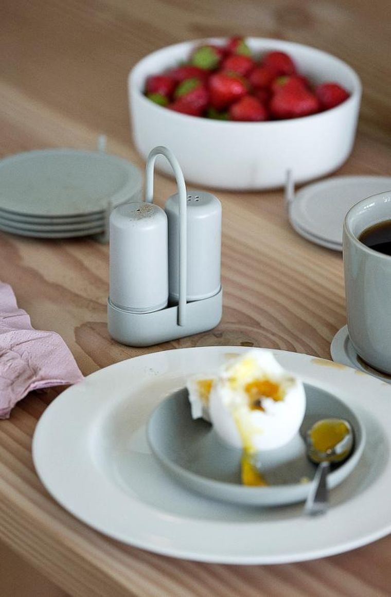 Zone Denmark, Singles, solniczka i pieprzniczka, black