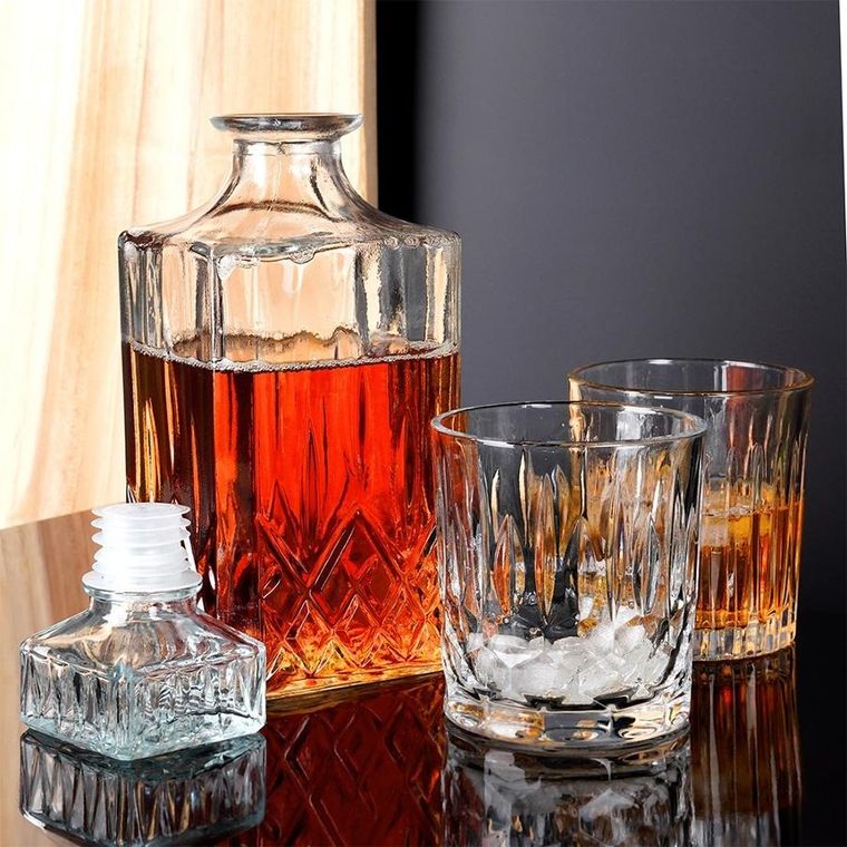 Vilde, karafka do whisky, szklana, 900 ml