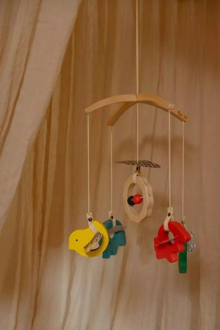 Yumi Yay, 3w1: karuzela nad łóżeczko, drewniane zabawki, układanka