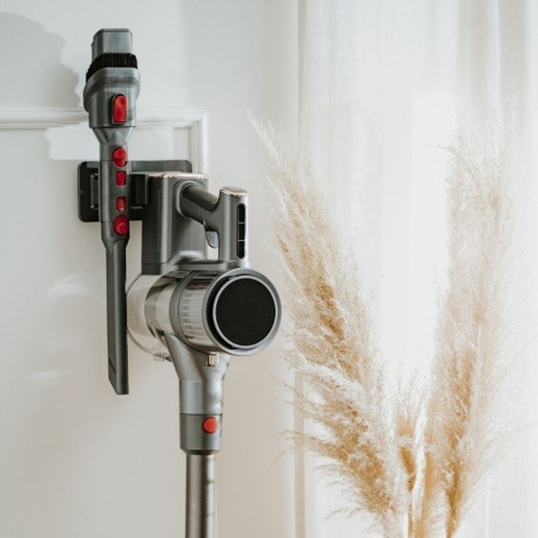 Adler, odkurzacz pionowy, PRO LED