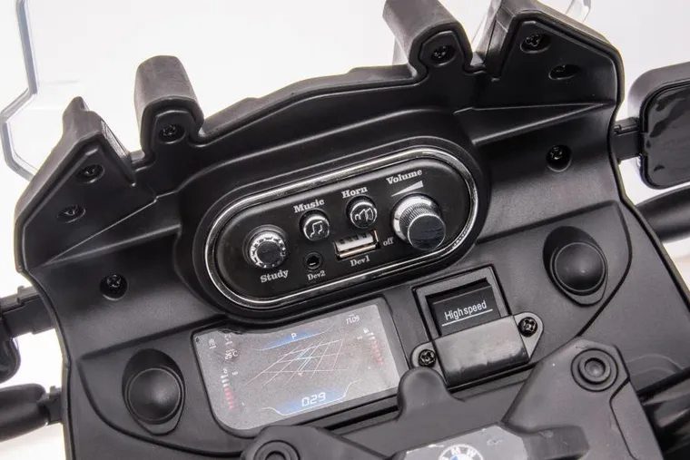 Lean Cars, motor policyjny, pojazd na akumulator, biały