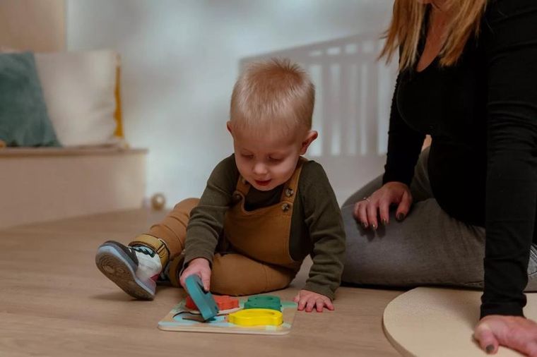 Yumi Yay, 3w1: karuzela nad łóżeczko, drewniane zabawki, układanka