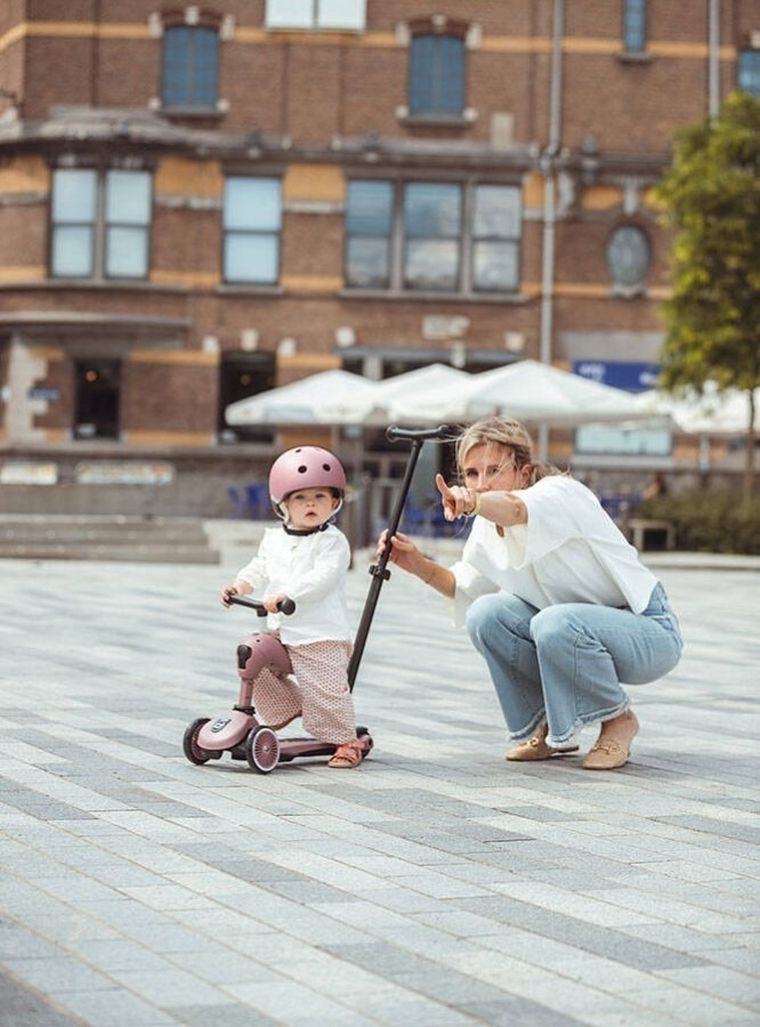 Scoot & Ride, Highwaykick 1, Push and Go, jeździk i hulajnoga z rączką do prowadzenia 2w1, Wildberry