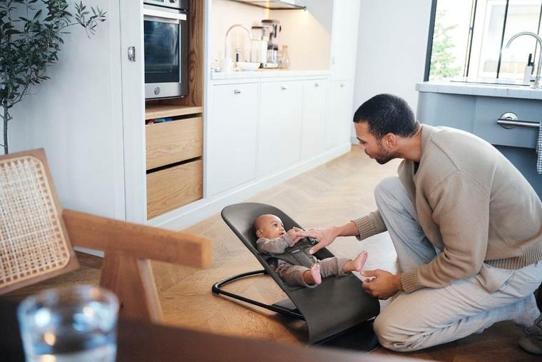 BabyBjörn, Balance Soft Woven, leżaczek + Googly Eyes, zabawka do leżaczka, ciemny szary