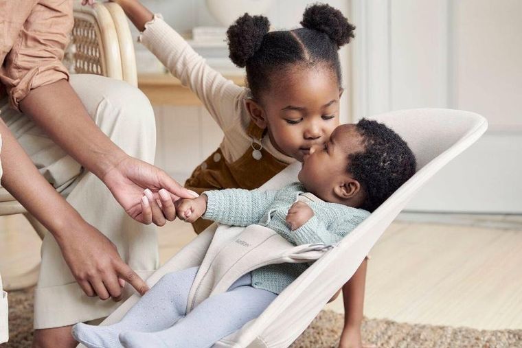 BabyBjörn, Bliss 3D Jersey, leżaczek, jasnobeżowy + Googly Eyes Pastels, zabawka niemowlęca