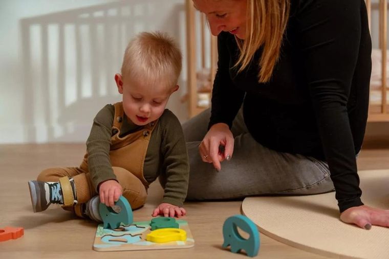 Yumi Yay, 3w1: karuzela nad łóżeczko, drewniane zabawki, układanka