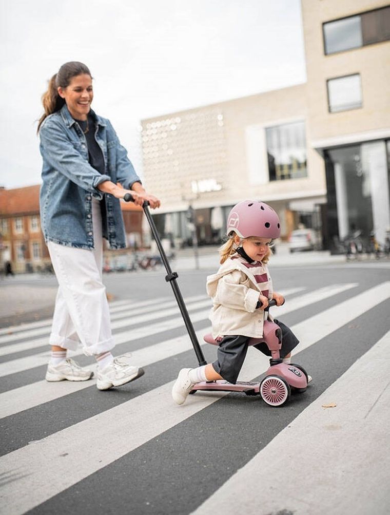 Scoot & Ride, Highwaykick 1, Push and Go, jeździk i hulajnoga z rączką do prowadzenia 2w1, Wildberry