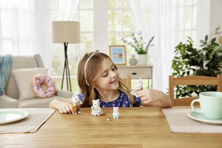 Sylvanian Families, Rodzina kotków, zestaw figurek, 5738