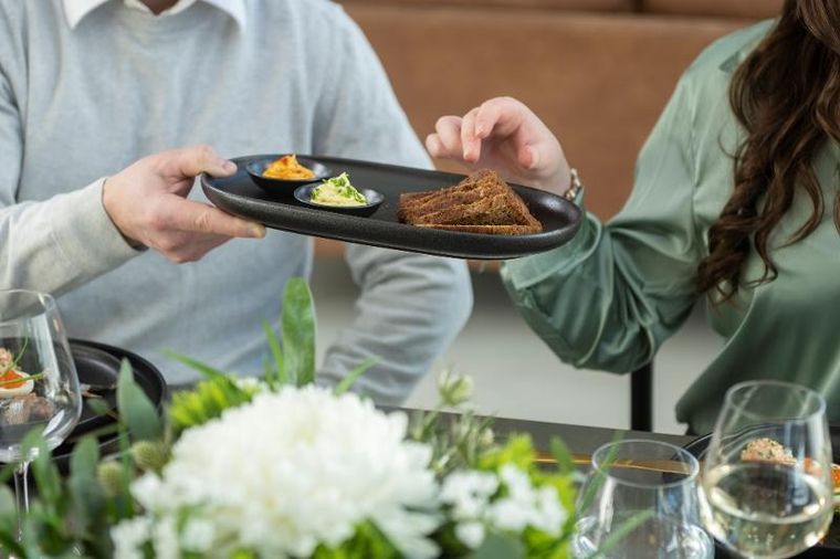 Maku, owalne talerze z wyższym rantem, 32,5 cm