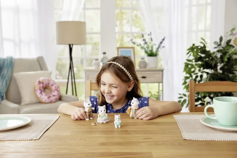 Sylvanian Families, Rodzina kotków, zestaw figurek, 5738