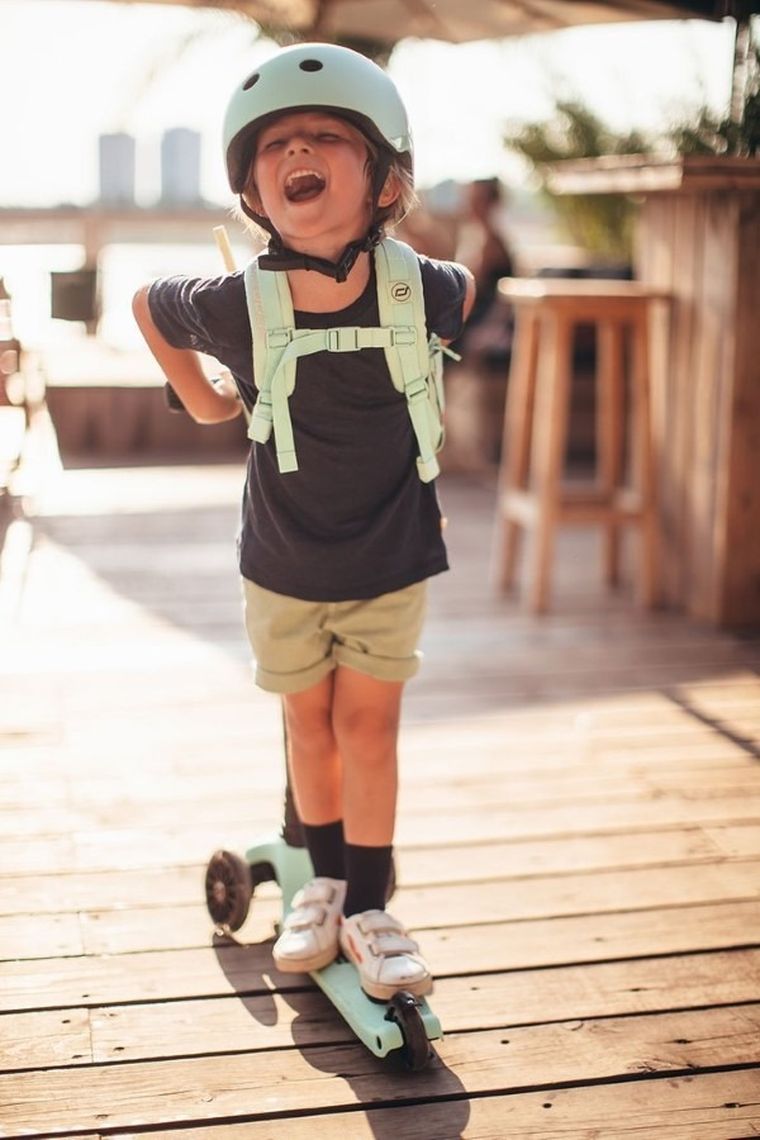 Scoot & Ride, plecak na hulajnogę, 8l, Kiwi