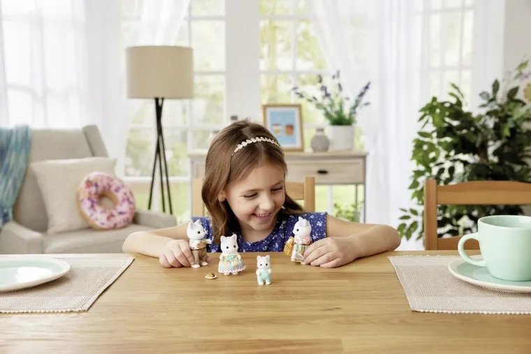 Sylvanian Families, Rodzina kotków, zestaw figurek, 5738