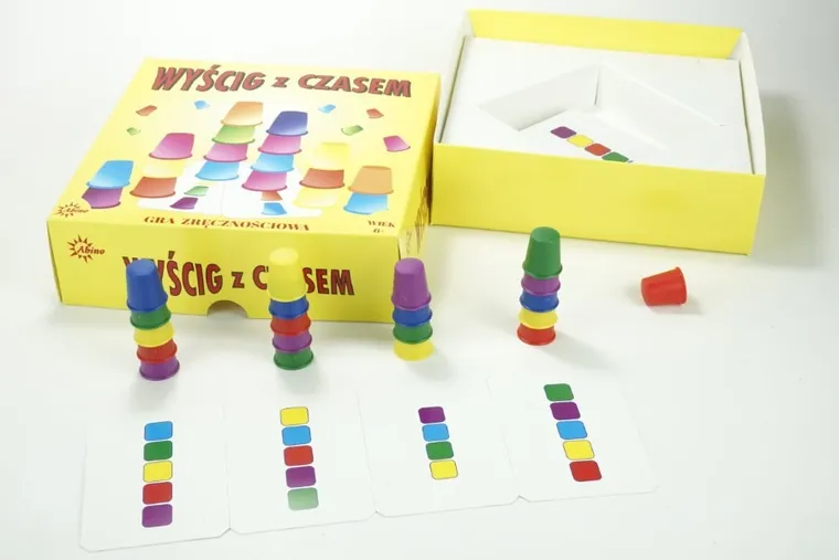 Abino, Wesołe naparstki, gra zręcznościowa