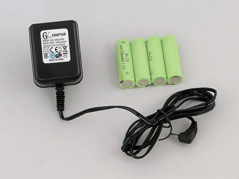 Adar, pojazd zdalnie sterowany, czerwony