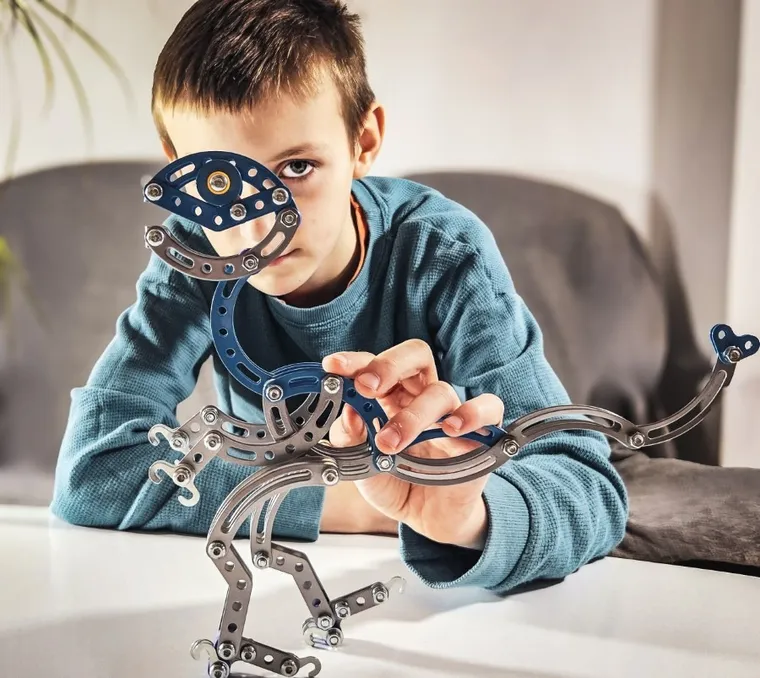 Alexander, Mały Konstruktor, Dinnozaur Velociraptor, zestaw konstrukcyjny, 202 elementy