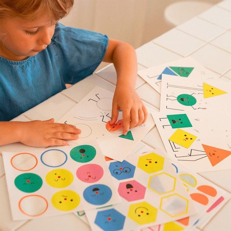 Apli Kids, Emocje, zestaw z naklejkami