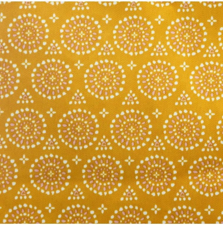 Atmosphera, obrus na stół okrągły, Ø 180 cm, ochra z nadrukiem etnicznym