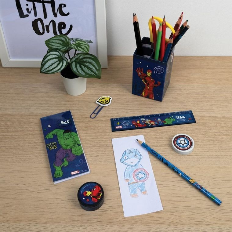 Avengers, pojemnik z przyborami szkolnymi, 7 elementów