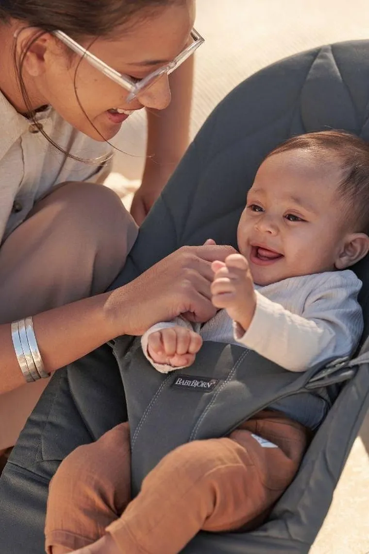 BabyBjörn, Bliss Woven, Petal Quilt, leżaczek, antracyt