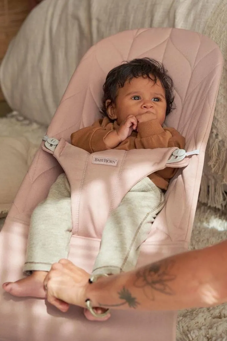 BabyBjörn, Bliss Woven, Petal Quilt, leżaczek, zgaszony róż