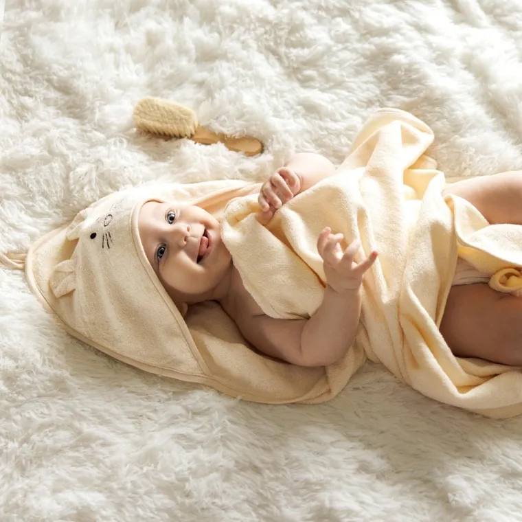 BabyOno, okrycie kąpielowe bambusowe z kapturkiem, kremowe, 100-100 cm