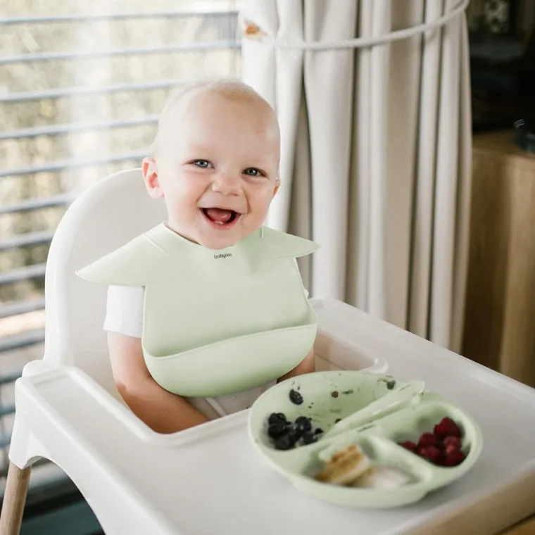 BabyOno, silikonowy śliniak z regulowanym zapięciem, miętowy