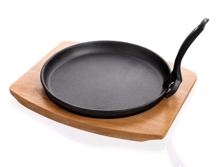 Banquet, Grada, patelnia żeliwna z drewnianą deską, 22 cm