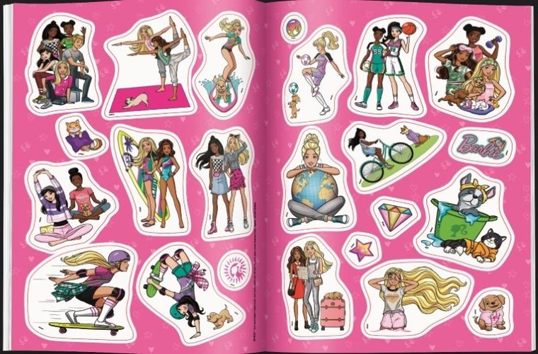 Barbie Dreamhouse Adventures. Kolorowanka z naklejkami