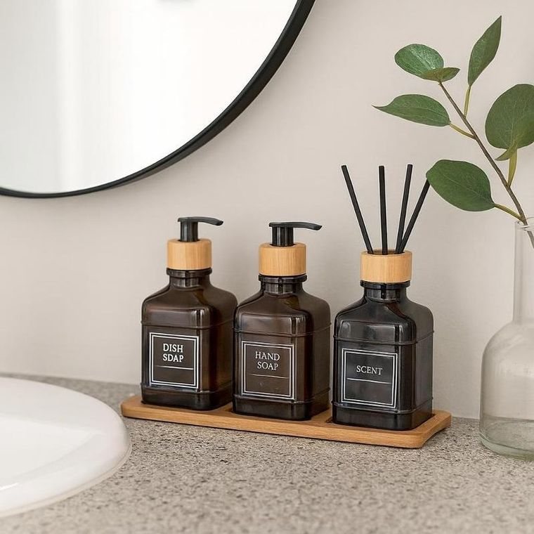 Bathroom Solutions, Ren, zestaw łazienkowy ze szklanym dyfuzorem i tacą bambusową