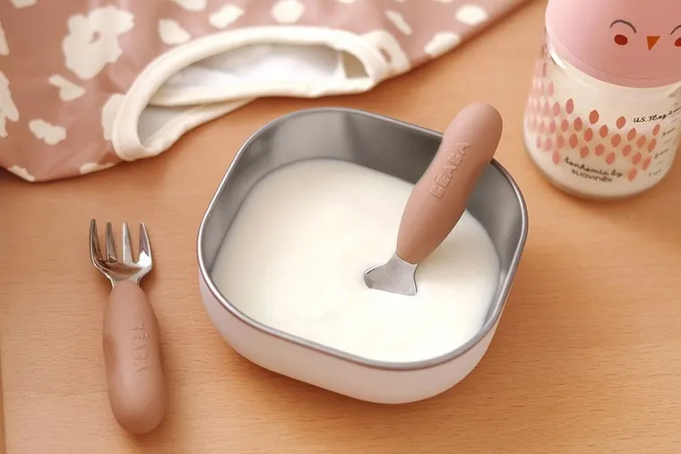 Beaba, zestaw pierwszych sztućców ze stali nierdzewnej, praline