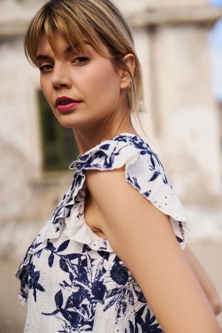 Bluzka damska z krótkim rękawem, biała, Moodo