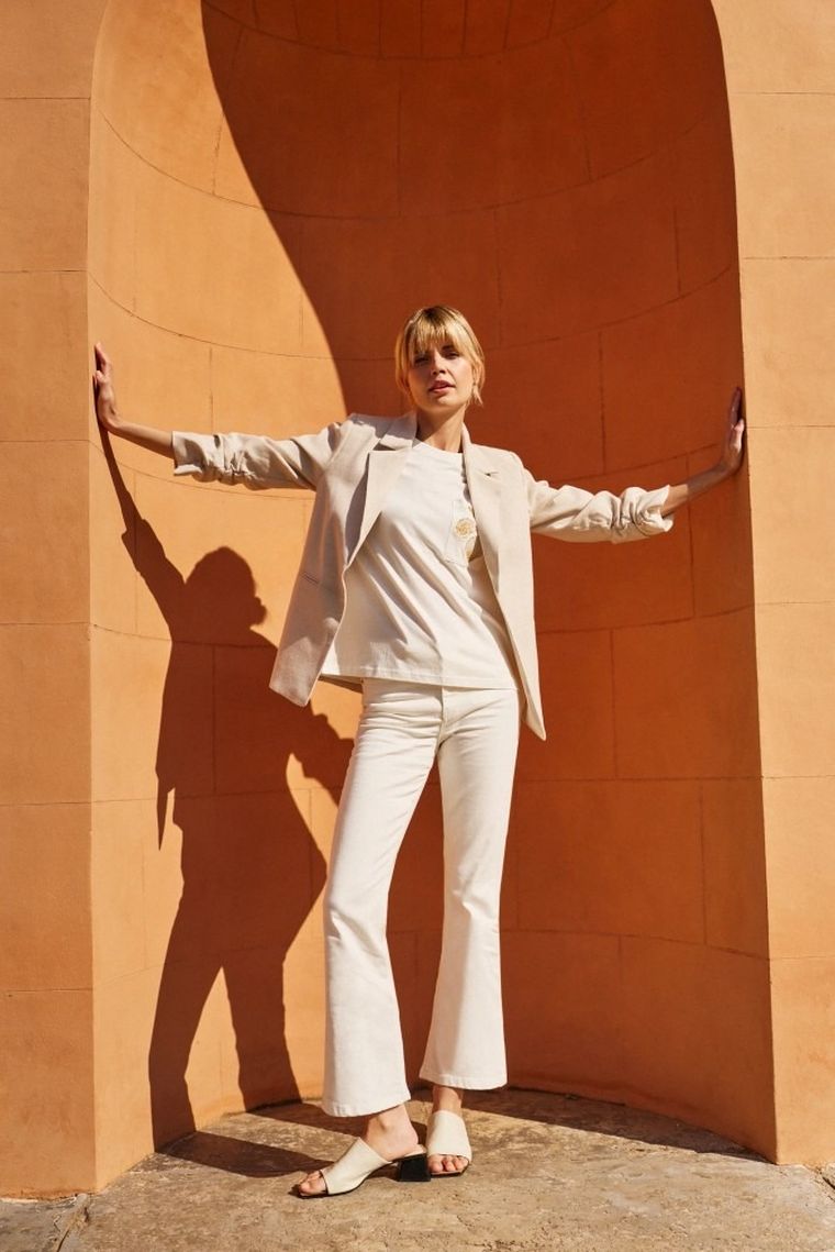 Bluzka damska z krótkim rękawem, biała, Moodo