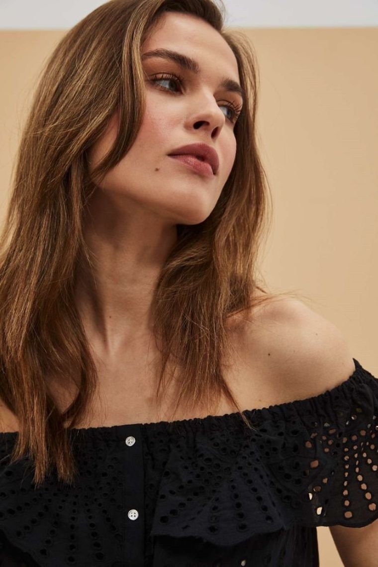 Bluzka damska z krótkim rękawem, czarna, Moodo