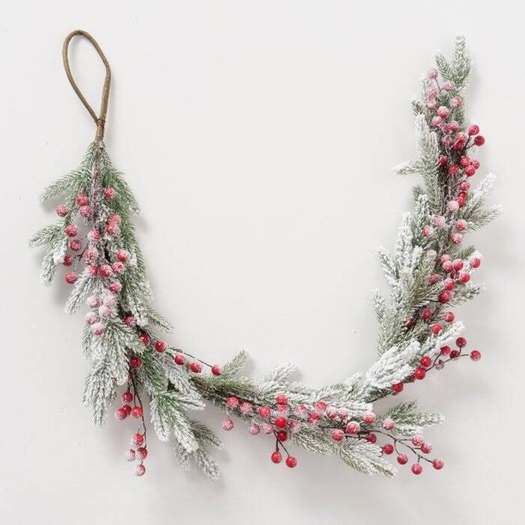 Boltze Home, Legi, girlanda świąteczna z igliwia ze sztucznym śniegiem, dł. 120 cm