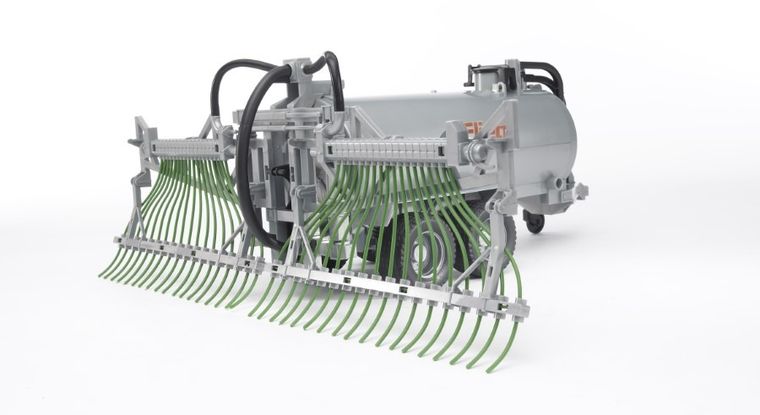 Bruder, Przyczepa cysterna Fliegl+zraszacz