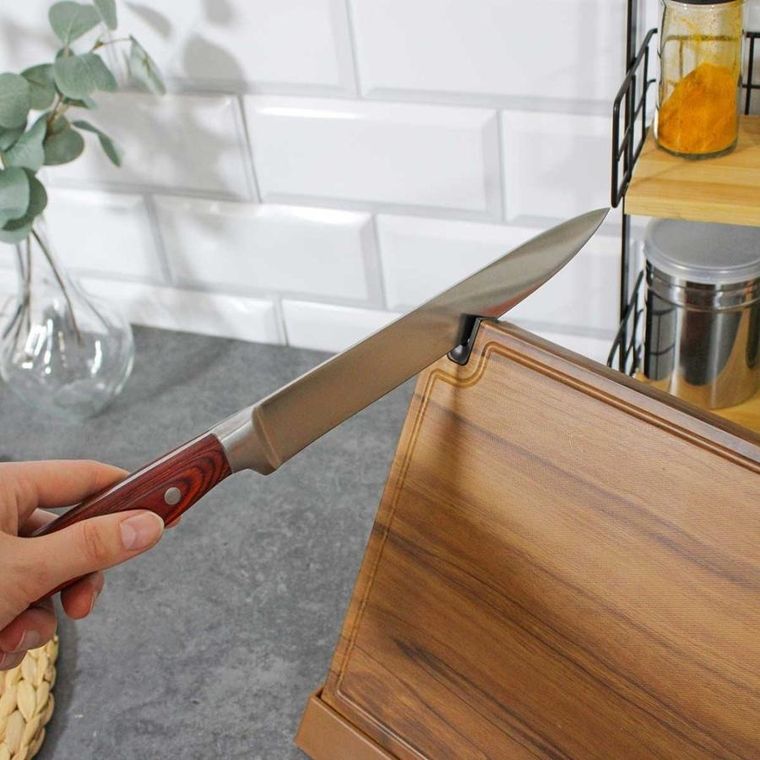 Brunbeste, drewniany stojak magnetyczny na noże z ostrzałką