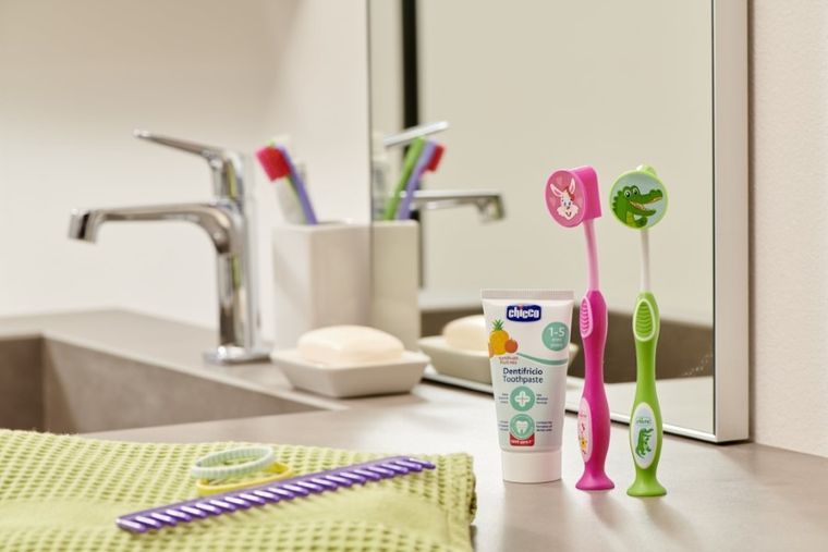 Chicco, pasta do zębów o smaku mieszanki owoców, z fluorem, 50 ml, 12m+