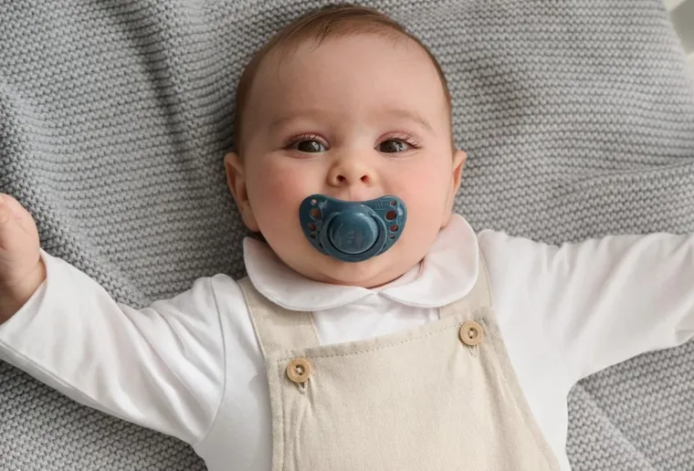 Chicco, Physioforma Air, smoczek uspokajający, silikonowy, niebieski, 6-16m, 2 szt.