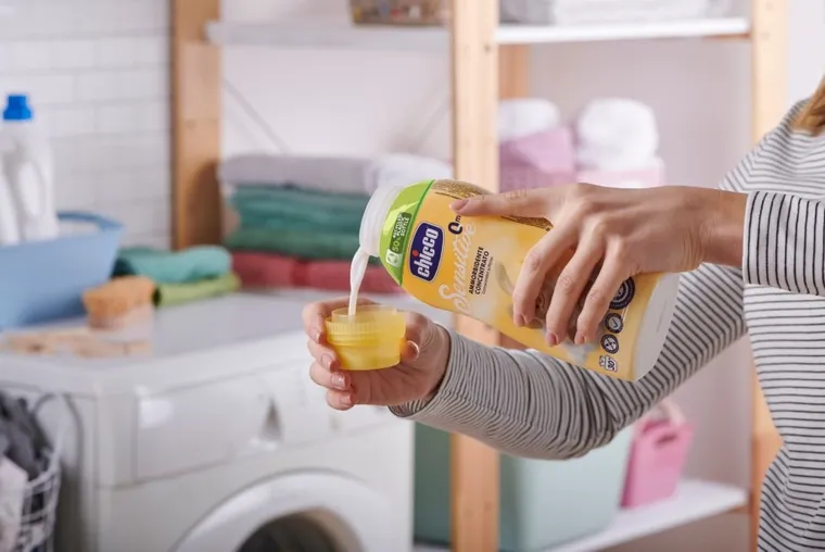 Chicco, Tender Touch, płyn do zmiękczania i płukania odzieży dziecięcej, 750 ml