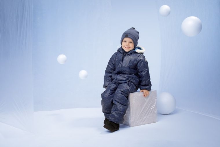 Czapka chłopięca z pomponem, granatowa, Pinokio