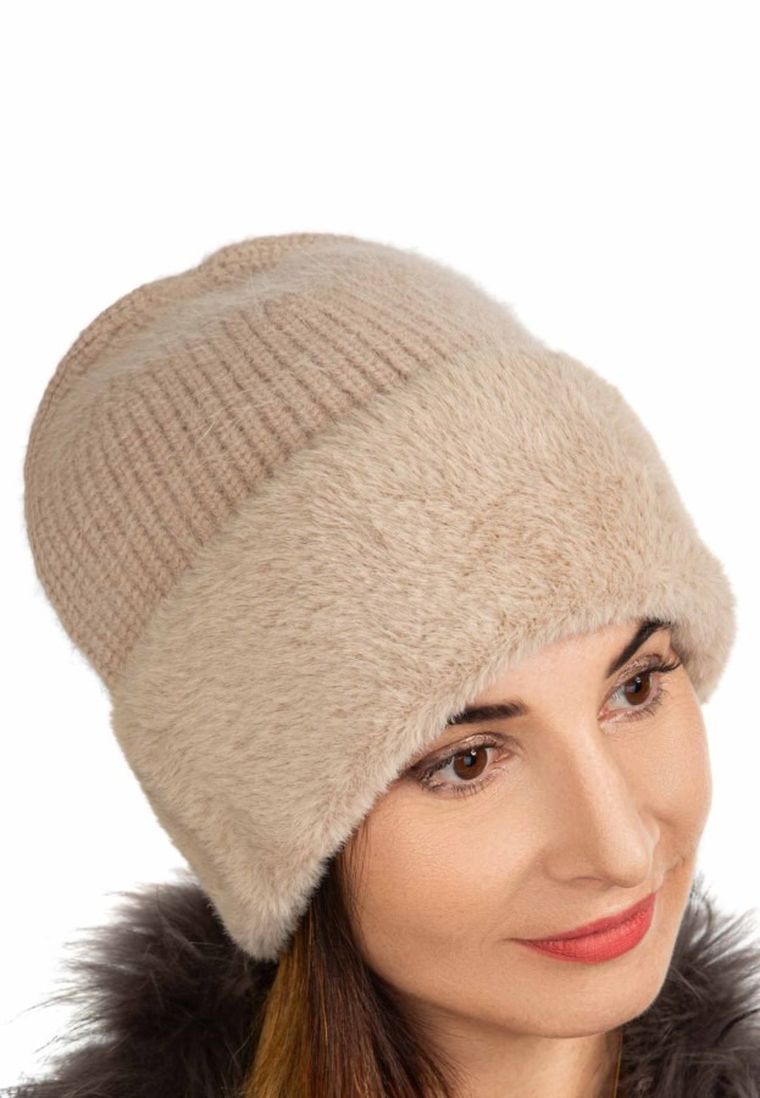 Czapka damska, beżowa, Ambra