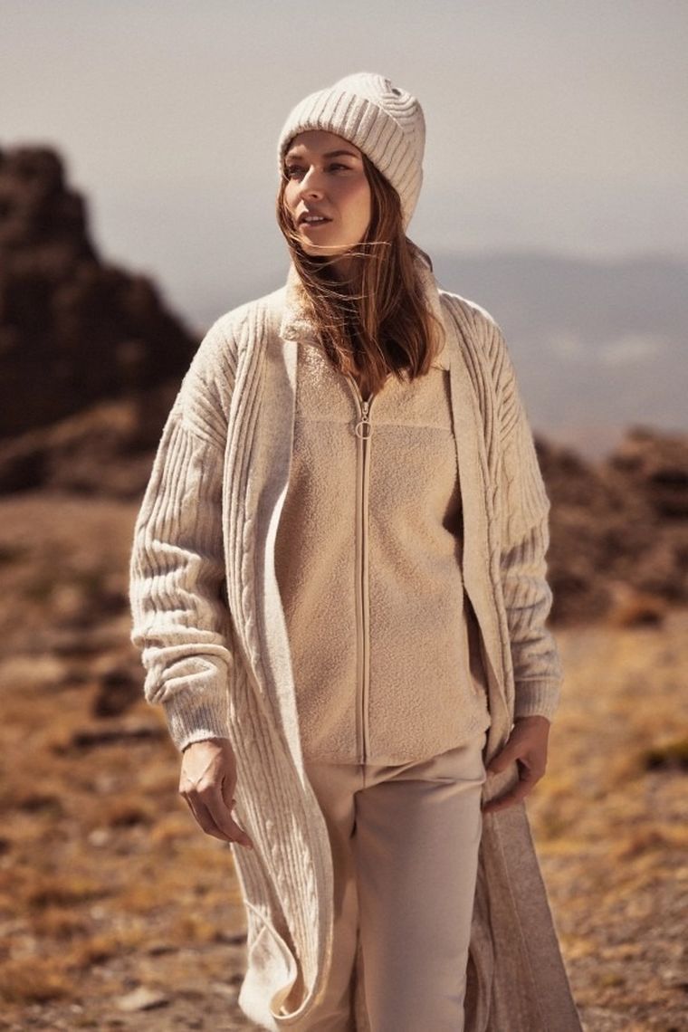 Czapka damska, beżowa, Moodo