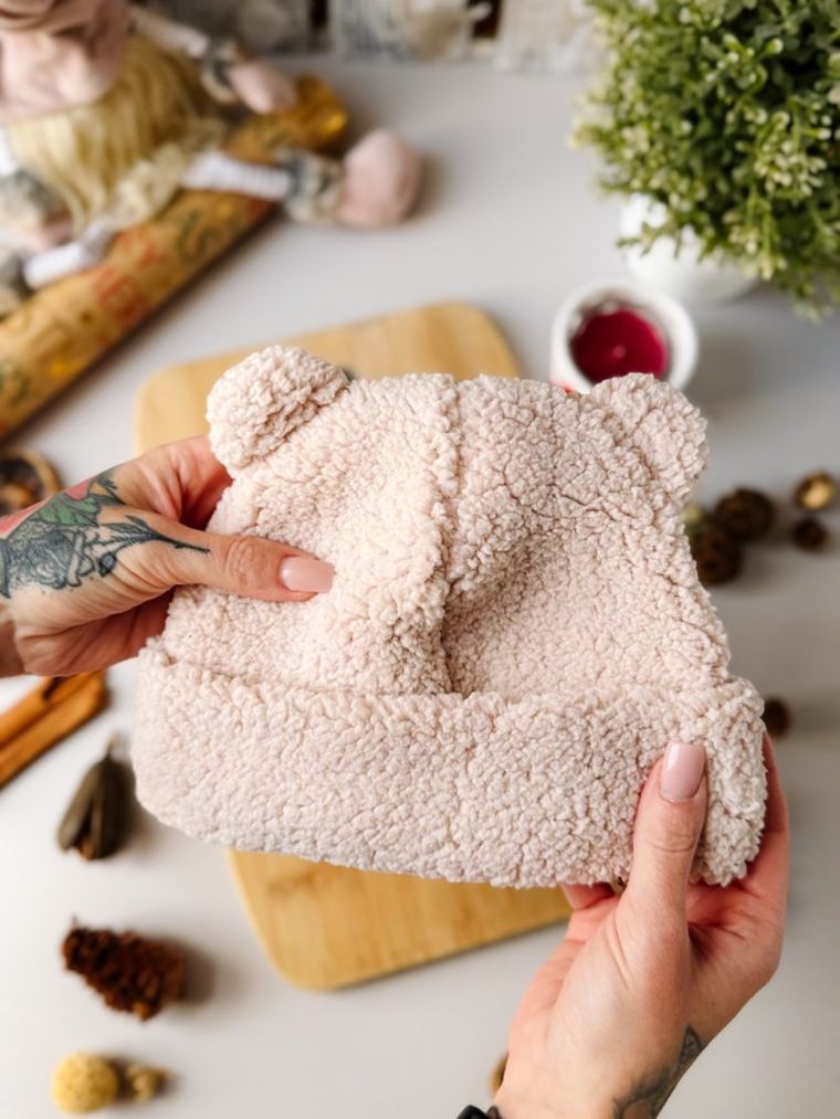 Czapka dziecięca, beżowa, Iltom