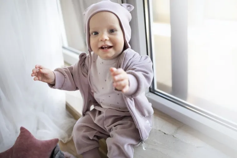 Czapka dziewczęca, wiązana, różowa, Hello, Pinokio