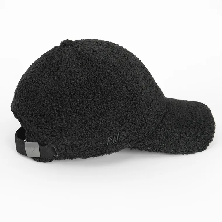 Czapka unisex z daszkiem baranek NOWEAR