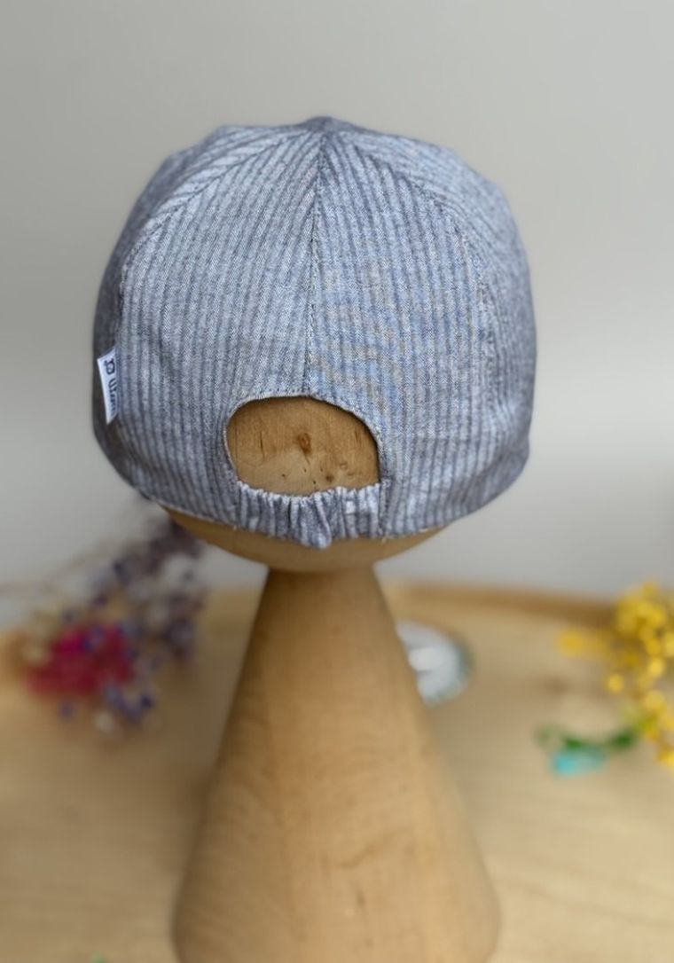 Czapka z daszkiem chłopięca, granatowa, Iltom