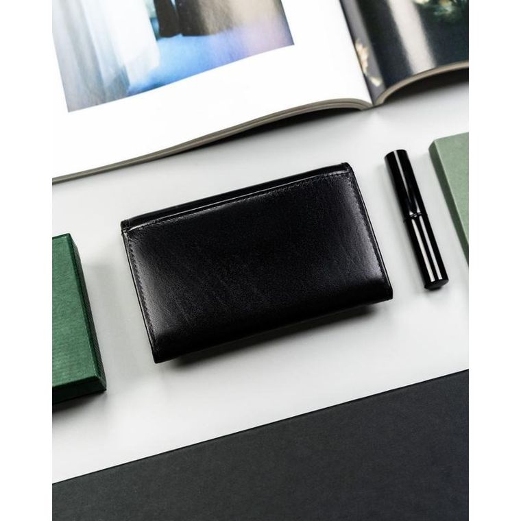 Czarny, skórzany portfel damski na zatrzask - Peterson