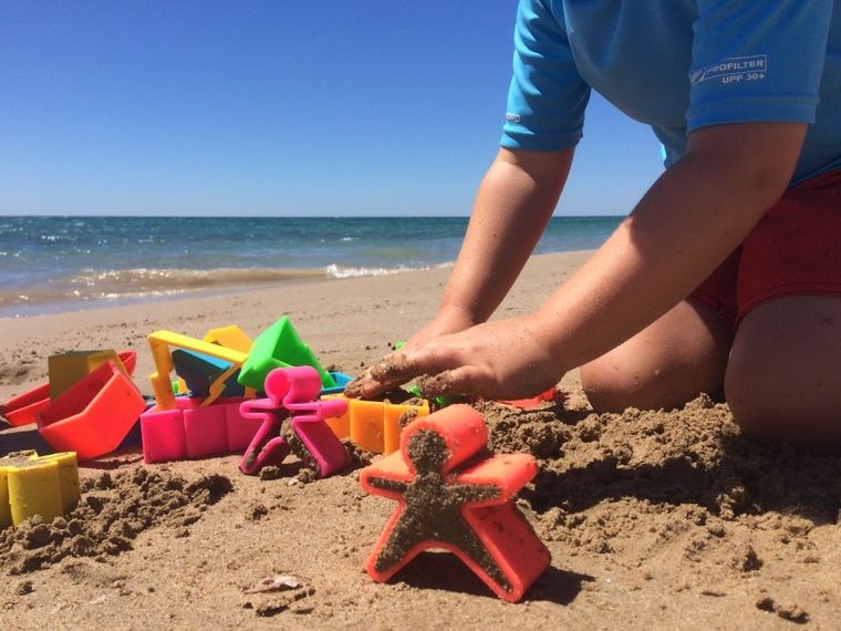 Dena, ludzik i domek, klocki silikonowe, yellow