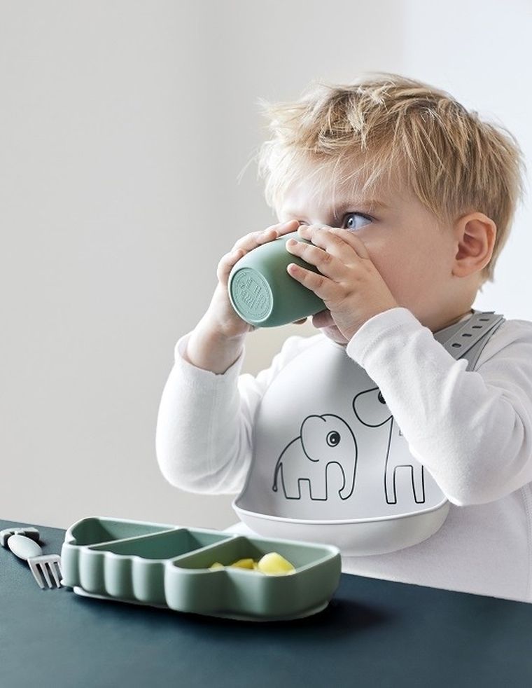 Done by Deer, Croco, talerzyk z przyssawką, green